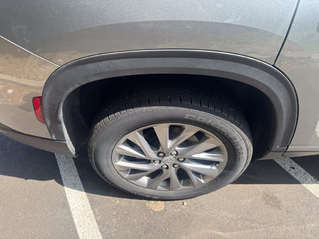 Used 2025 Buick Enclave Preferred AWD/4WD image 11