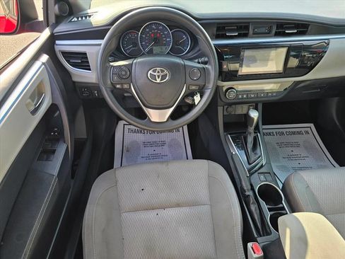 Used 2015 Toyota Corolla LE FWD image 3