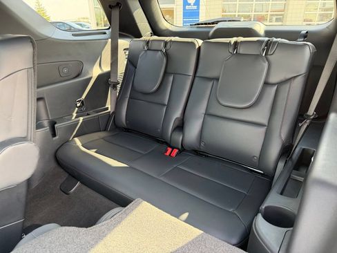 New 2026 Ford Explorer ST-Line w/ ST-Line Street Pack AWD/4WD image 16