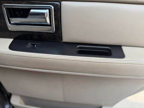 Used 2015 Lincoln Navigator 4WD image 14