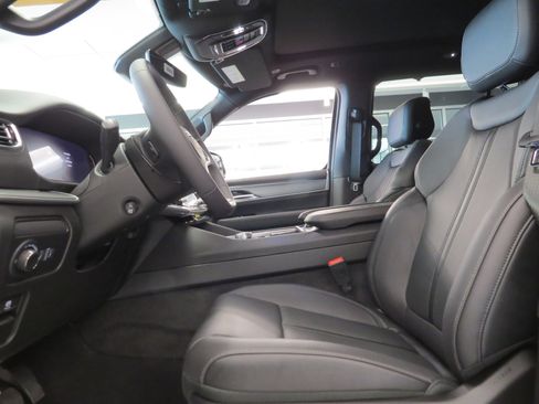 New 2026 Jeep Grand Wagoneer Limited image 17