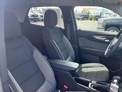 Used 2025 Chevrolet TrailBlazer LT AWD/4WD image 7