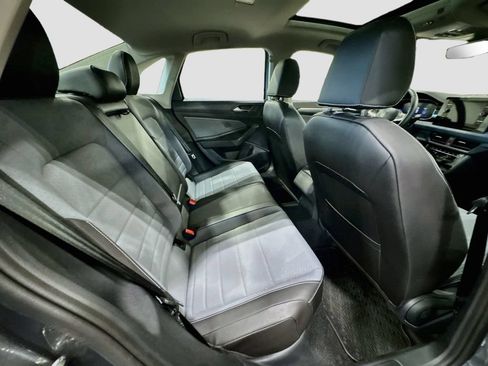 Used 2025 Volkswagen Jetta SE w/ Sunroof Package FWD image 28