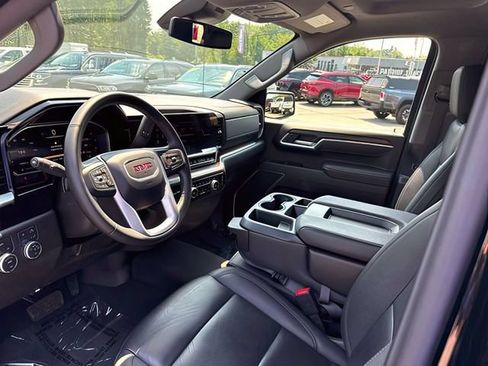 Used 2026 GMC Sierra 1500 SLT AWD/4WD image 16