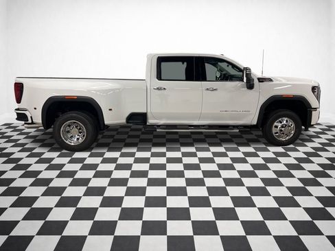 New 2026 GMC Sierra 3500 Denali w/ Denali Reserve Package image 2