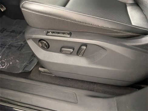 Used 2020 Volkswagen Atlas Cross Sport SEL R-Line image 18