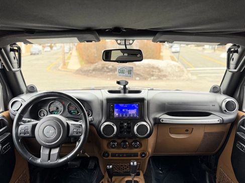 Used 2014 Jeep Wrangler Unlimited Sahara w/ Dual Top Group image 33