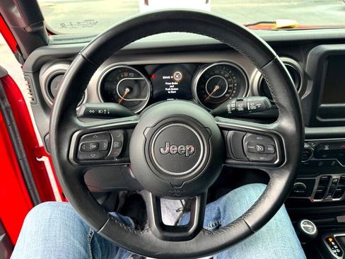 Used 2018 Jeep Wrangler Unlimited Sport S image 19