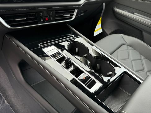 New 2026 Volkswagen Atlas SE image 13