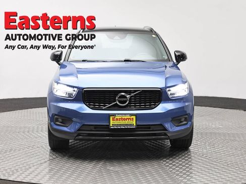 Used 2020 Volvo XC40 T5 R-Design AWD/4WD image 2