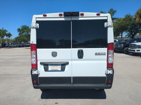Used 2025 RAM ProMaster 2500 w/ U-Haul Equipment Group FWD image 7