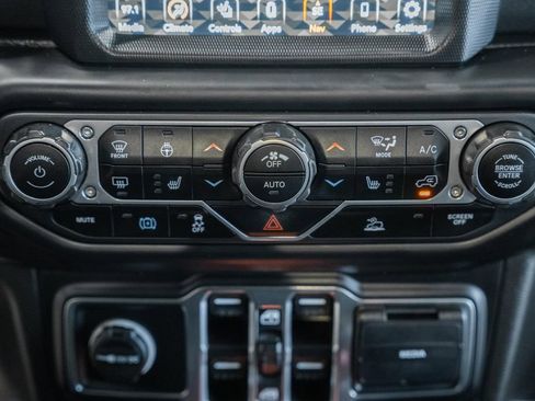 Used 2023 Jeep Wrangler Unlimited Sahara w/ Cold Weather Group AWD/4WD image 30
