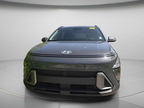 Used 2024 Hyundai Kona SEL FWD image 3