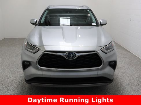 Used 2022 Toyota Highlander Platinum image 3