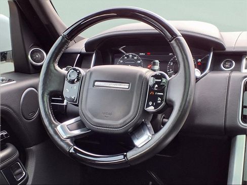 Used 2018 Land Rover Range Rover Supercharged image 17