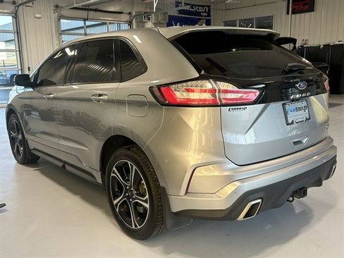 Used 2022 Ford Edge ST image 4