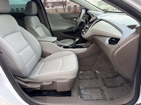 Used 2024 Chevrolet Malibu LS image 19