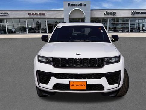 New 2026 Jeep Grand Cherokee Limited AWD/4WD image 9