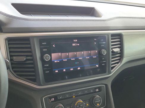Used 2019 Volkswagen Atlas SE FWD image 17