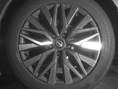 Used 2025 Nissan Altima 2.5 SV FWD image 14