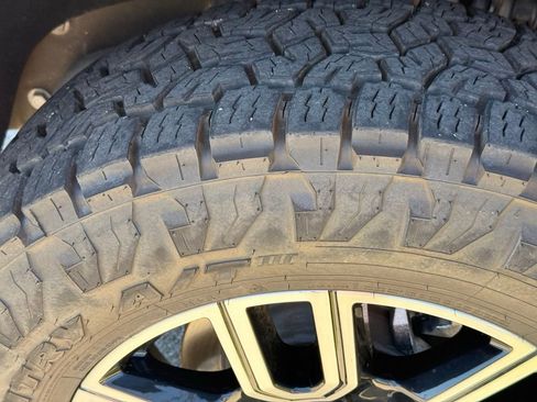 Used 2022 GMC Sierra 2500 AT4 w/ AT4 Premium Plus Package AWD/4WD image 38