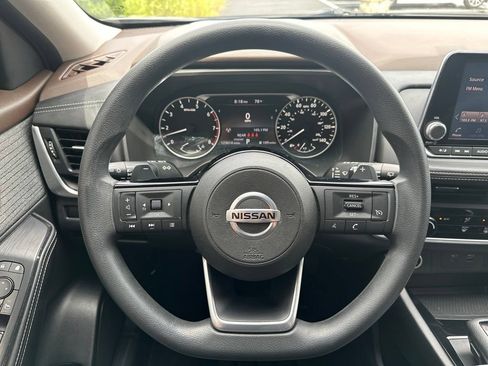 Used 2021 Nissan Rogue S FWD image 12