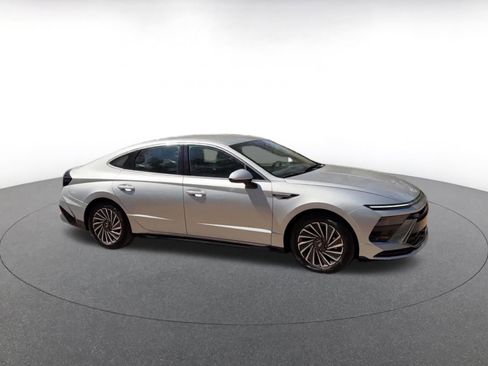 Used 2025 Hyundai Sonata SEL image 2