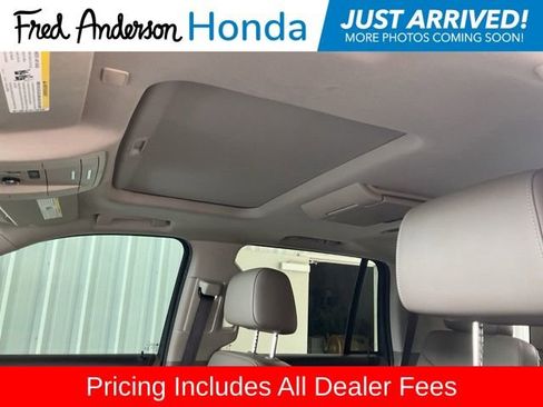 Used 2018 GMC Yukon SLT w/ Premium Edition RWD image 7