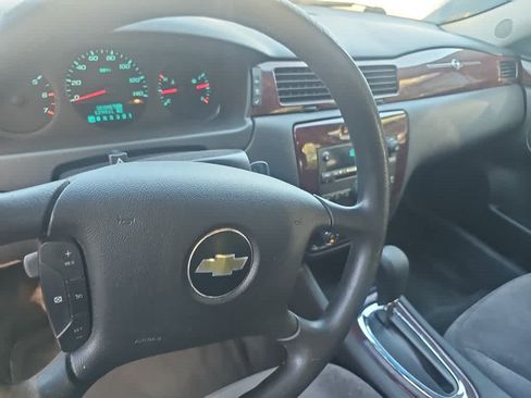 Used 2011 Chevrolet Impala LS FWD image 7