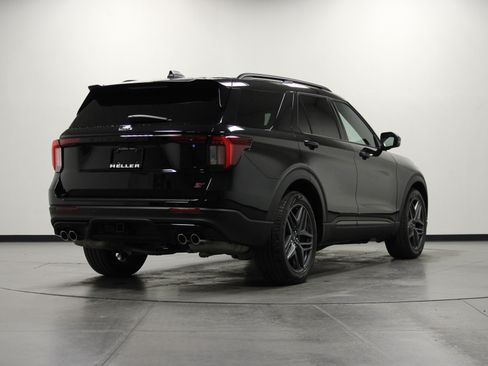 Used 2025 Ford Explorer ST AWD/4WD image 4