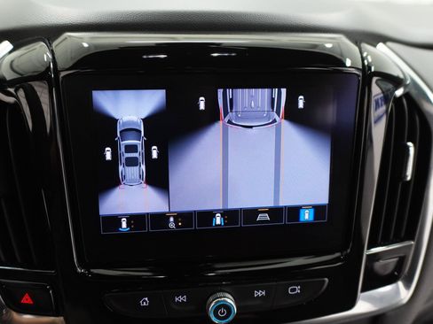 Used 2023 Chevrolet Traverse LT FWD image 20