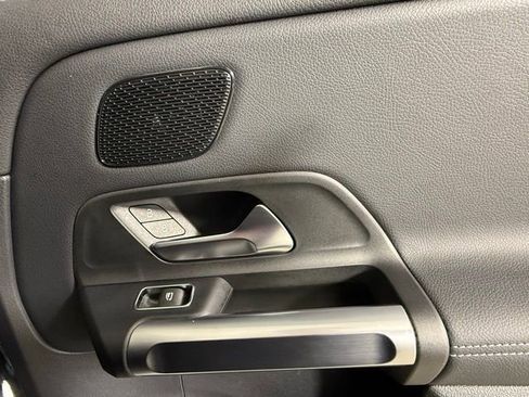 Used 2024 Mercedes-Benz EQB 250+ image 29