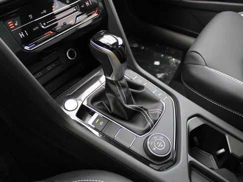 New 2026 Volkswagen Taos SEL AWD/4WD image 17