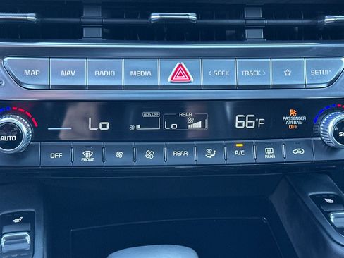 Certified 2024 Kia Telluride SX Prestige w/ Towing Package image 25