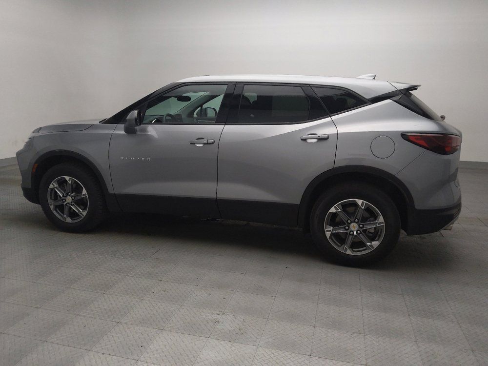 Used 2025 Chevrolet Blazer LT AWD/4WD image 3