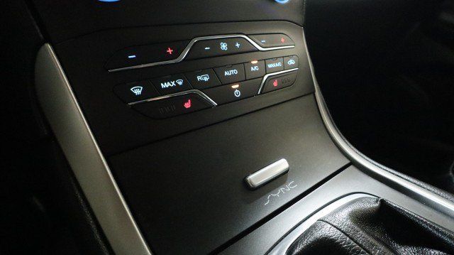 Used 2015 Ford Edge SEL w/ Equipment Group 201A AWD/4WD image 16