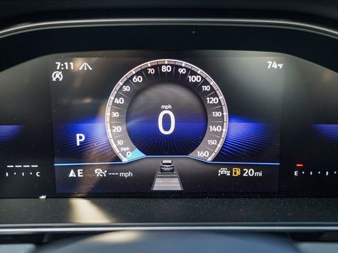 Used 2025 Volkswagen Jetta SE FWD image 26