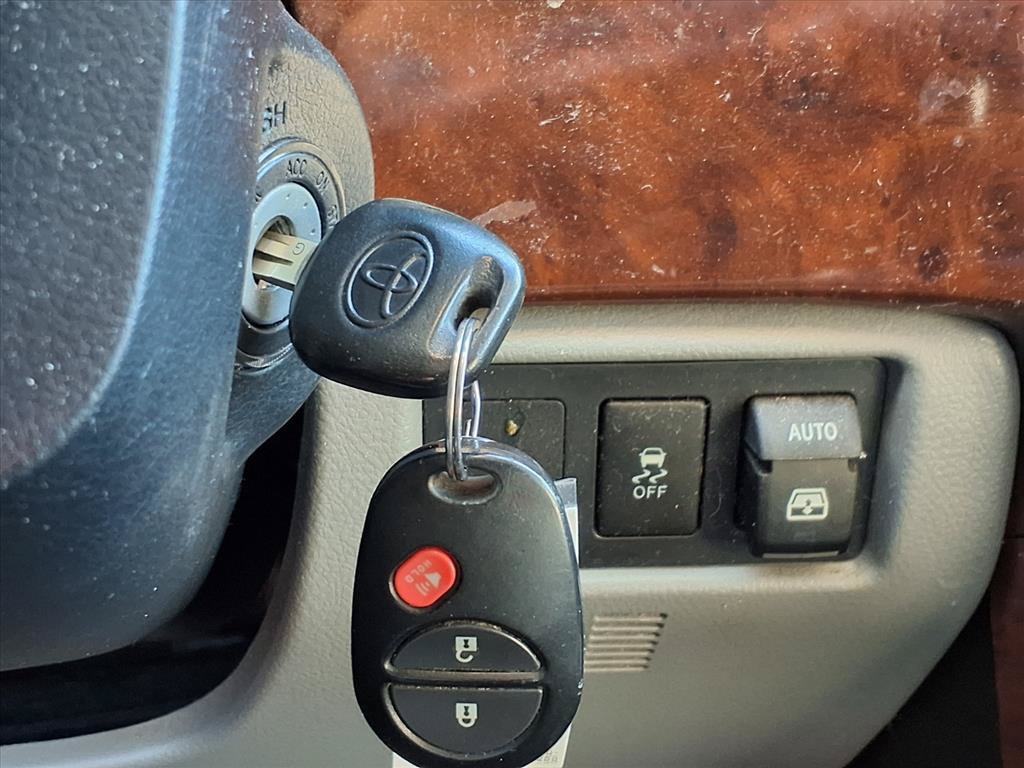 Used 2011 Toyota Sequoia SR5 RWD image 14