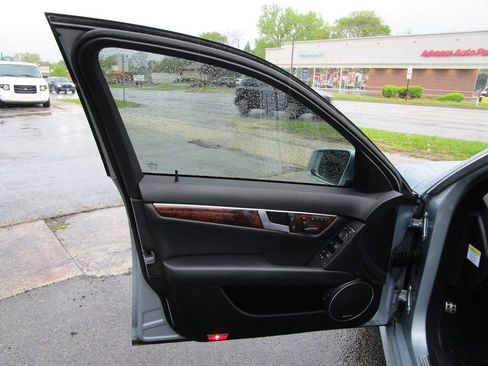 Used 2013 Mercedes-Benz C 250 Sedan image 29