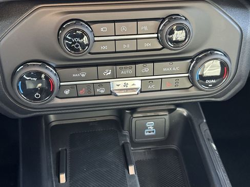 New 2025 Ford Bronco Outer Banks image 27