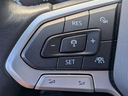 Used 2025 Volkswagen Jetta Sport FWD image 25