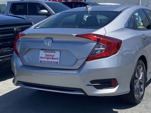 Used 2019 Honda Civic EX image 4