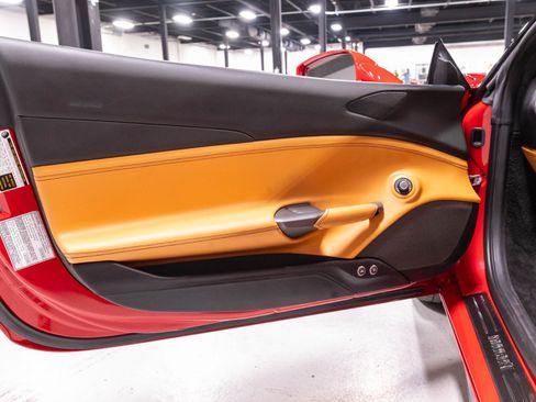 Used 2016 Ferrari 488 GTB RWD image 9