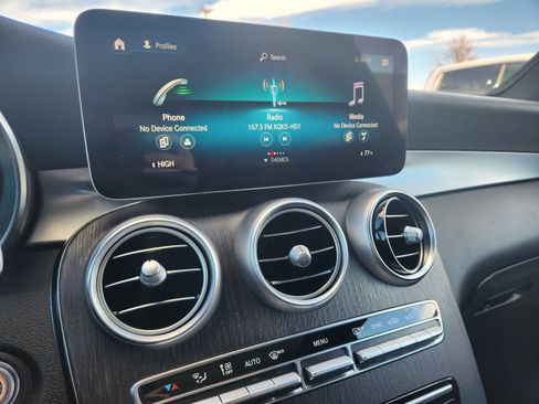 Used 2021 Mercedes-Benz GLC 300 4MATIC image 23