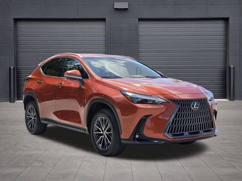 Used 2024 Lexus NX 250 FWD w/ Towing Package (2000 Lbs) image 3