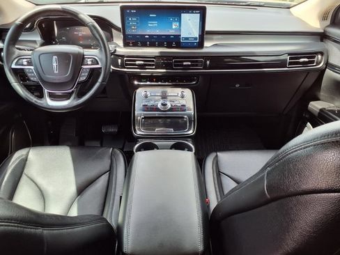 Used 2023 Lincoln Nautilus AWD w/ Premium Package image 9