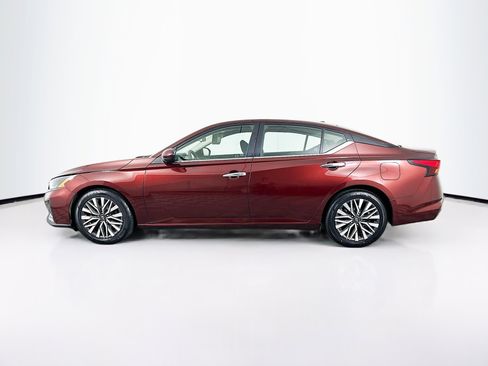 Used 2023 Nissan Altima 2.5 SV image 4
