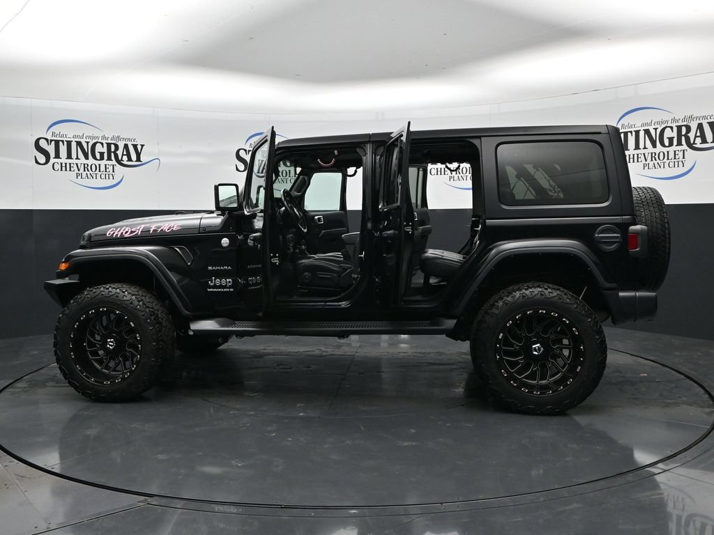 Used 2023 Jeep Wrangler Unlimited Sahara w/ Cold Weather Group AWD/4WD image 37