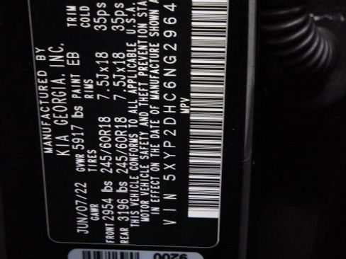 Used 2022 Kia Telluride LX image 32