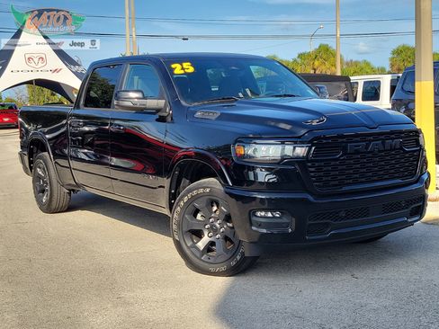 Used 2025 RAM 1500 Big Horn AWD/4WD image 1
